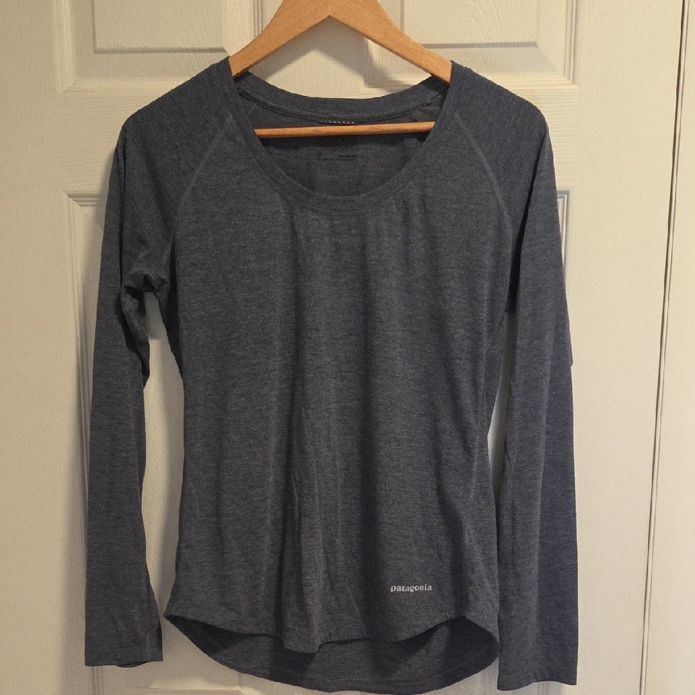 2/$25 Patagonia Worn Wear Long Sleeve Top Size M